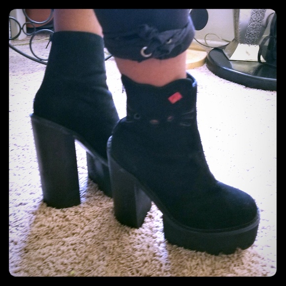 💕Jeffrey campbell chunky boots, hello kitty, 9 - Picture 1 of 8